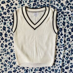 EVEREVE sweater vest 🖤🤍